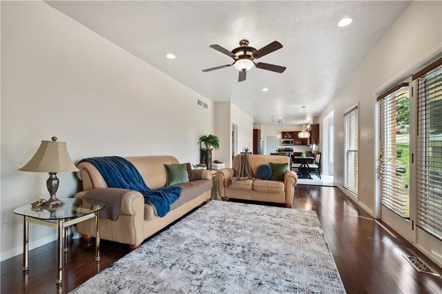 15 Penntowne Drive, Penn Twp, PA 15642