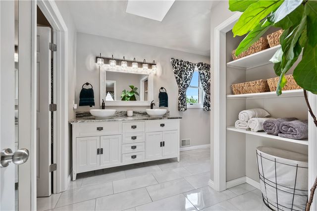 15 Penntowne Drive, Penn Twp, PA 15642