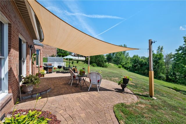 15 Penntowne Drive, Penn Twp, PA 15642