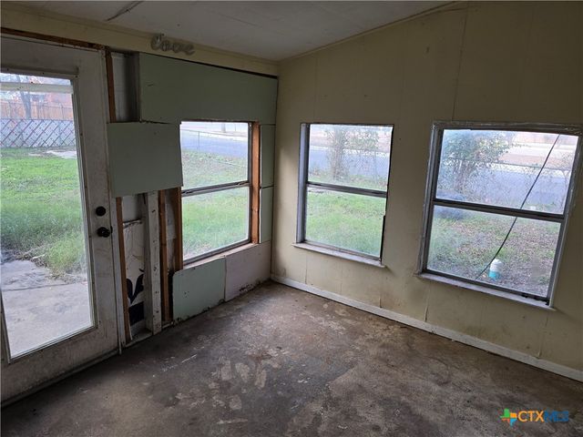 1002 S 7th Street, Copperas Cove, TX 76522