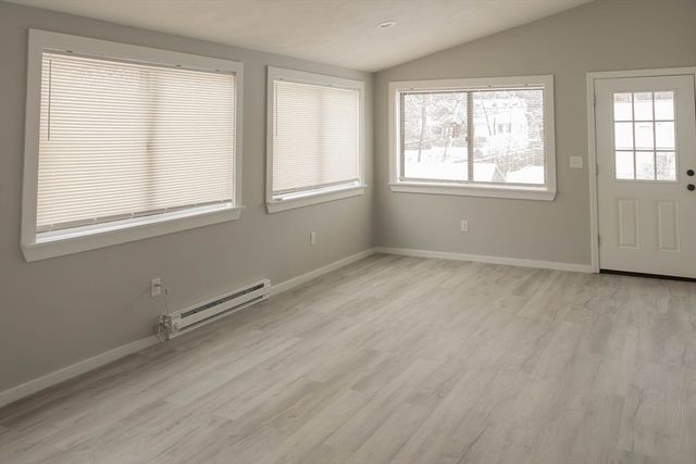 1 Elm Grove Ave, Tyngsborough, MA 01879