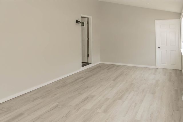 1 Elm Grove Ave, Tyngsborough, MA 01879