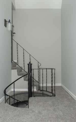 1 Elm Grove Ave, Tyngsborough, MA 01879