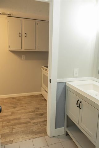 1 Elm Grove Ave, Tyngsborough, MA 01879