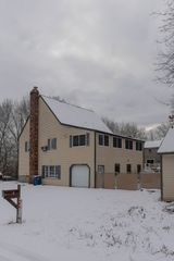 1 Elm Grove Ave, Tyngsborough, MA 01879