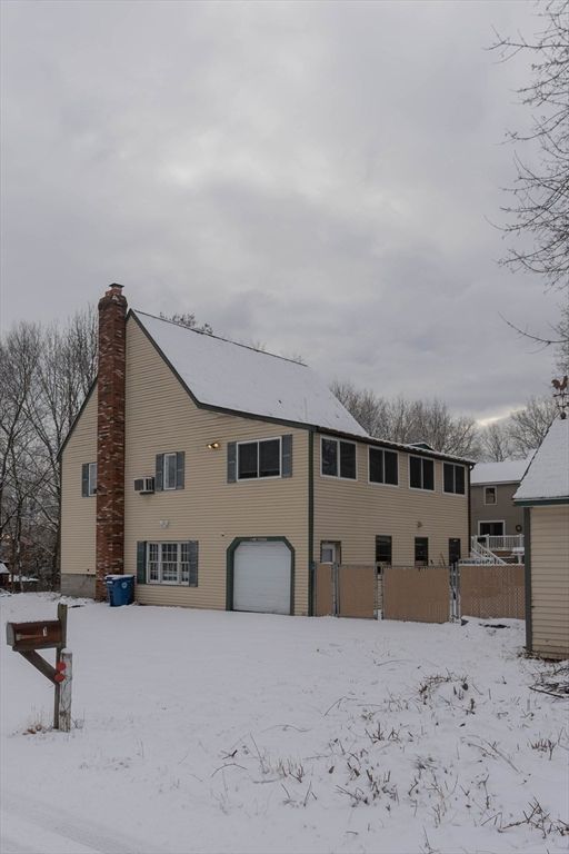 1 Elm Grove Ave, Tyngsborough, MA 01879