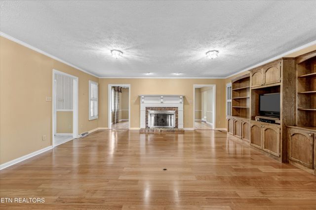 1403 Lincolnshire Drive, Maryville, TN 37803