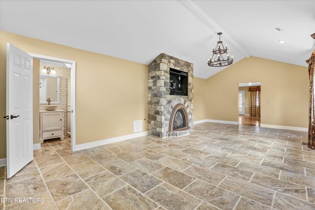 1403 Lincolnshire Drive, Maryville, TN 37803