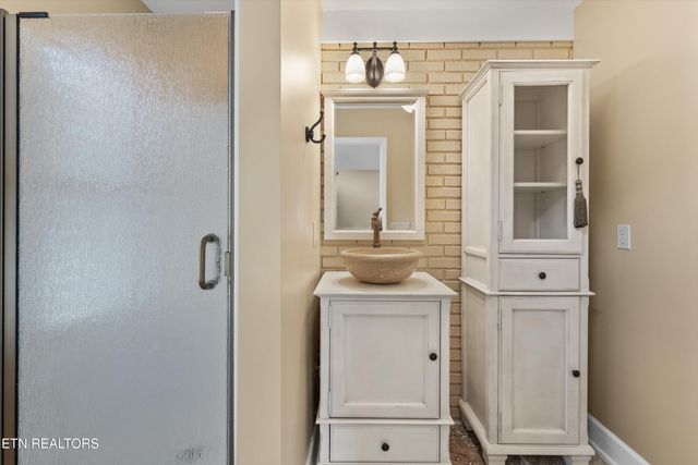 1403 Lincolnshire Drive, Maryville, TN 37803