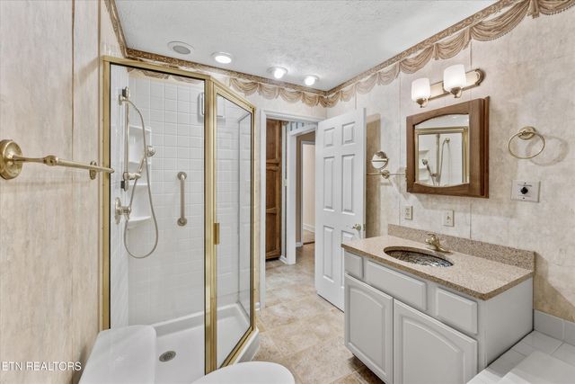 1403 Lincolnshire Drive, Maryville, TN 37803