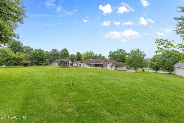 1403 Lincolnshire Drive, Maryville, TN 37803