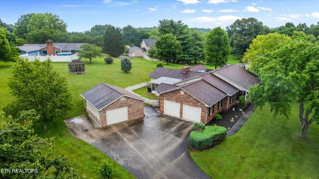 1403 Lincolnshire Drive, Maryville, TN 37803