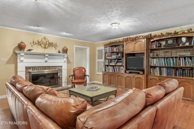 1403 Lincolnshire Drive, Maryville, TN 37803