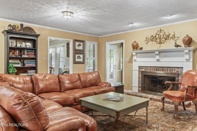 1403 Lincolnshire Drive, Maryville, TN 37803