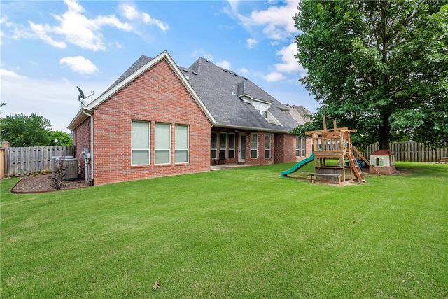 2320 Matterhorn Boulevard, Rogers, AR 72758