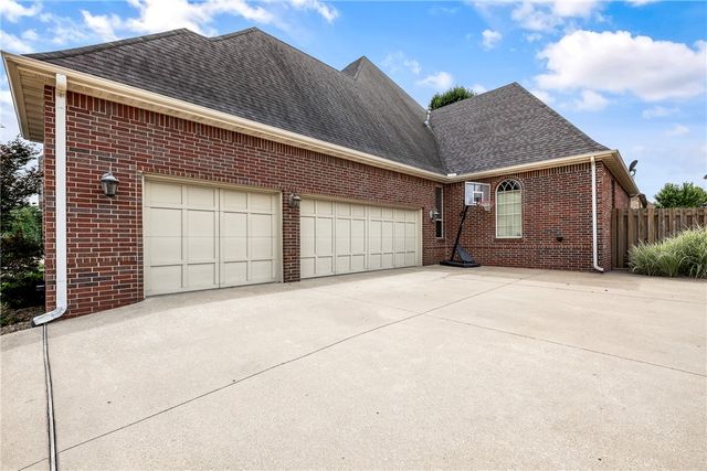 2320 Matterhorn Boulevard, Rogers, AR 72758