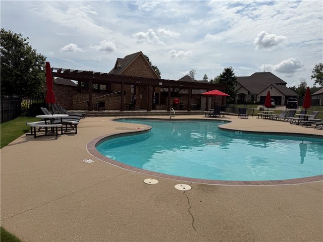 2320 Matterhorn Boulevard, Rogers, AR 72758