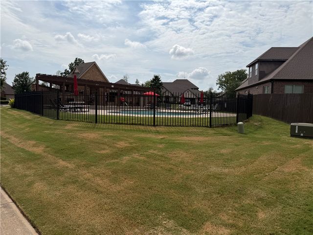 2320 Matterhorn Boulevard, Rogers, AR 72758