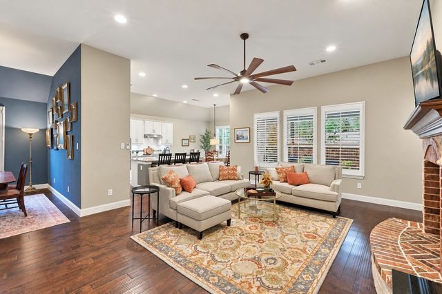 9909 Pikes Peak Place, Little Elm, TX 75068