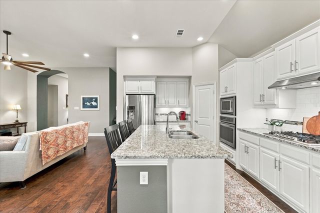 9909 Pikes Peak Place, Little Elm, TX 75068