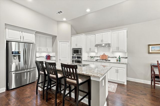 9909 Pikes Peak Place, Little Elm, TX 75068