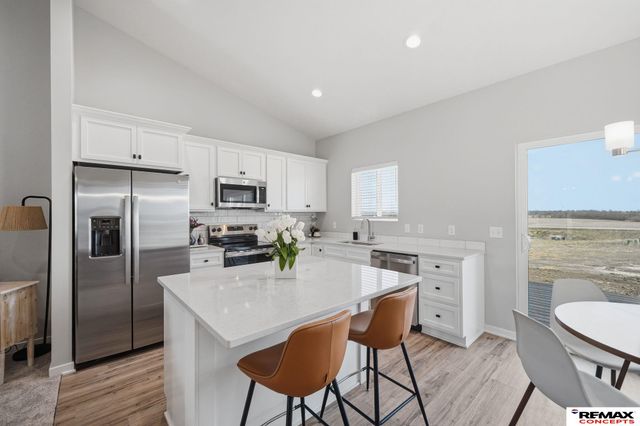 1000 W Sand Dunes Road, Lincoln, NE 68523