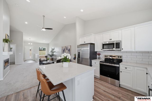 1000 W Sand Dunes Road, Lincoln, NE 68523