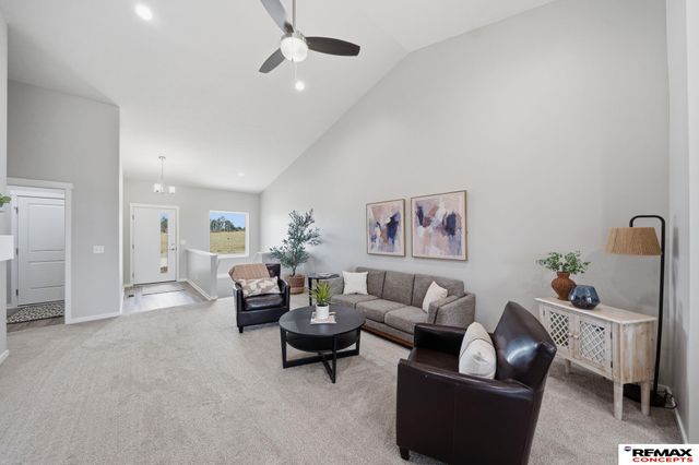 1000 W Sand Dunes Road, Lincoln, NE 68523