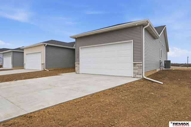 1000 W Sand Dunes Road, Lincoln, NE 68523
