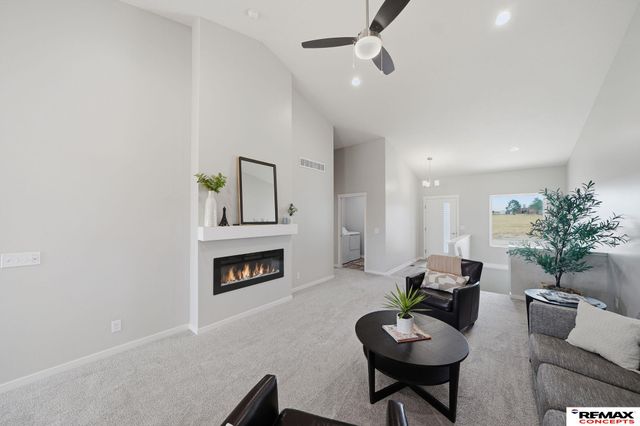 1000 W Sand Dunes Road, Lincoln, NE 68523