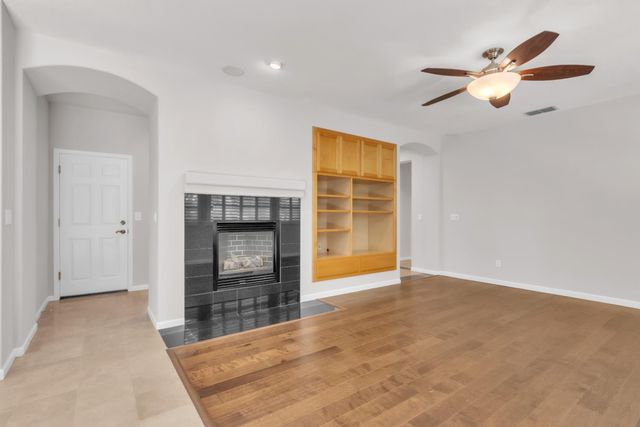 2512 Mabry Dr, Sacramento, CA 95835