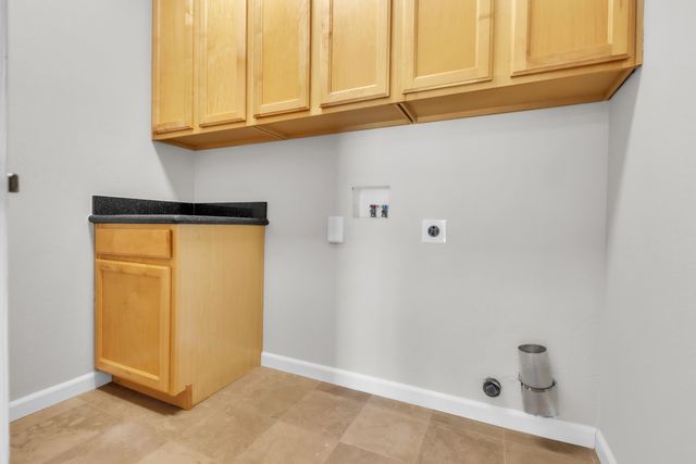 2512 Mabry Dr, Sacramento, CA 95835