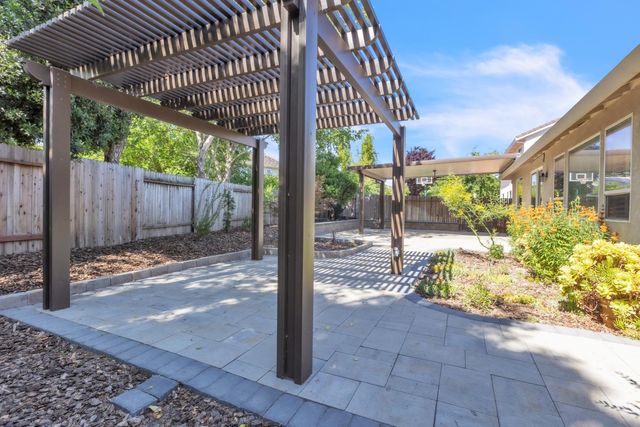 2512 Mabry Dr, Sacramento, CA 95835
