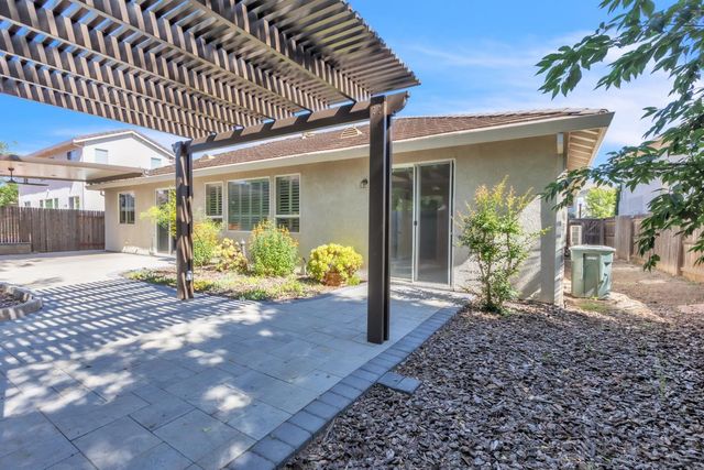 2512 Mabry Dr, Sacramento, CA 95835