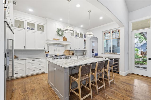 908 Baker Street, Mckinney, TX 75069
