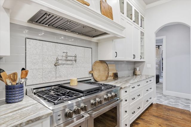 908 Baker Street, Mckinney, TX 75069
