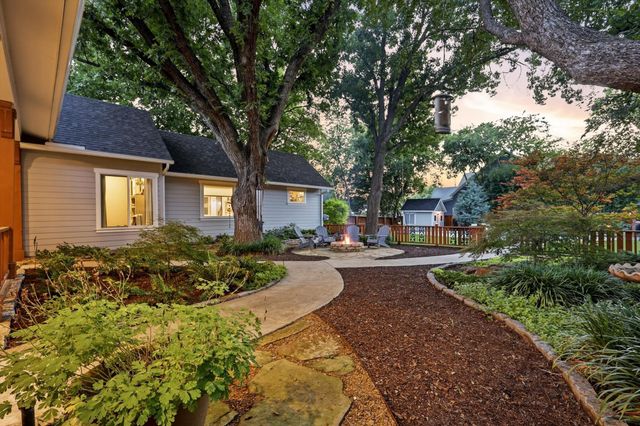 908 Baker Street, Mckinney, TX 75069