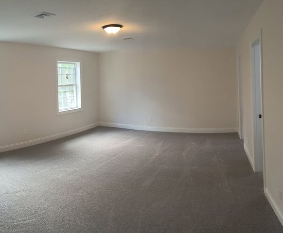 8 Emerald Avenue, Westfield, MA 01085