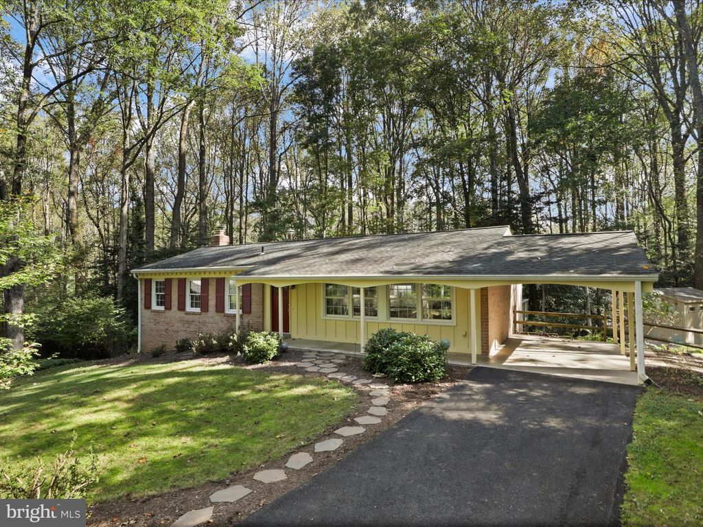 Image 1 of property listing at 2503 CHARLESTOWN LANE, Reston, VA 20191