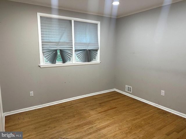 5001 YORKVILLE RD, Temple Hills, MD 20748