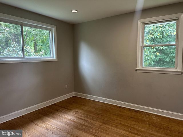 5001 YORKVILLE RD, Temple Hills, MD 20748