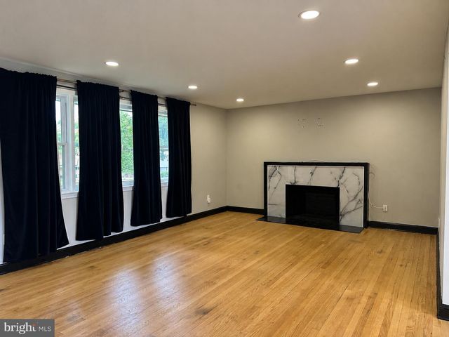 5001 YORKVILLE RD, Temple Hills, MD 20748