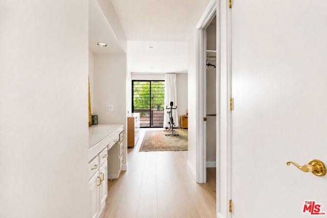 14923 Moorpark Street 101, Sherman Oaks, CA 91403