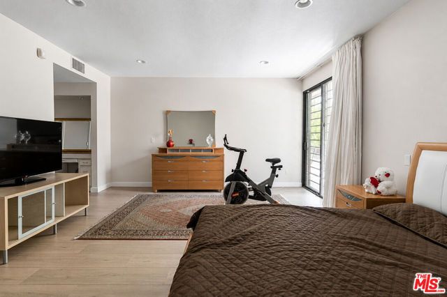 14923 Moorpark Street 101, Sherman Oaks, CA 91403