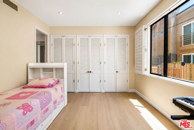 14923 Moorpark Street 101, Sherman Oaks, CA 91403