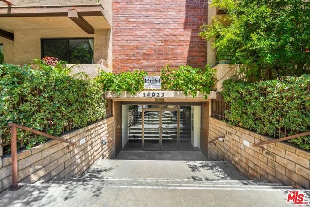 14923 Moorpark Street 101, Sherman Oaks, CA 91403