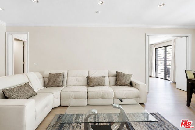 14923 Moorpark Street 101, Sherman Oaks, CA 91403