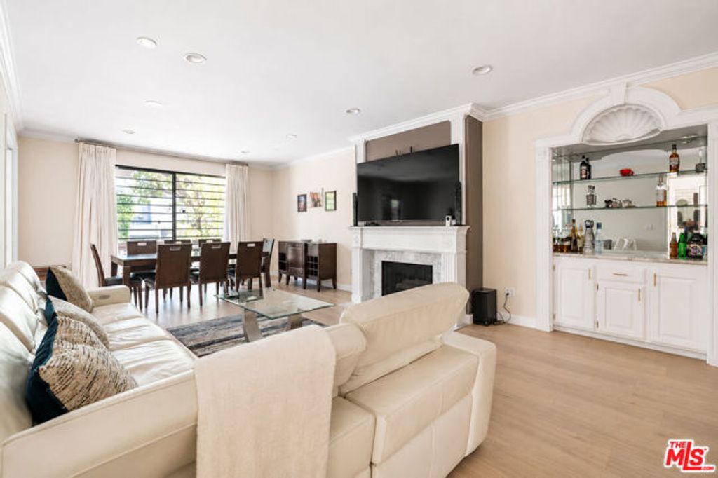 14923 Moorpark Street 101, Sherman Oaks, CA 91403