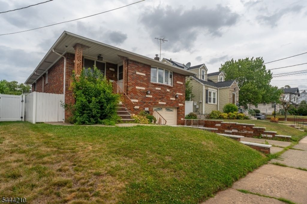 606 Knopf St, Linden City, NJ 07036 — photo 2