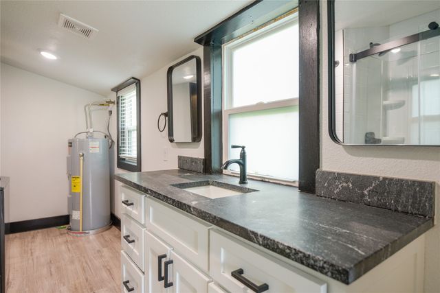 1281 Swan Street, Stephenville, TX 76401